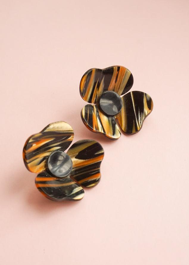 Tiger flower clips