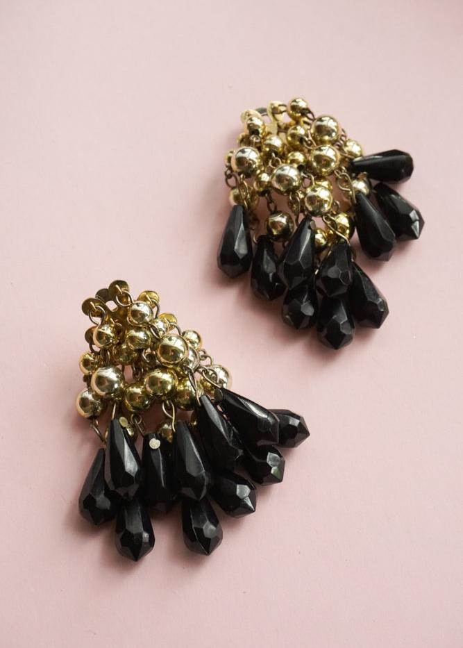 Gold and black pearl cluster clips