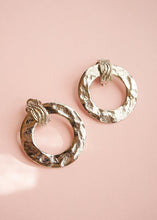 Load image into Gallery viewer, boucles oreilles vintage anneaux argentés
