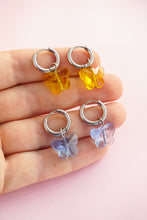 Load image into Gallery viewer, Papillons bleus - boucles oreilles upcyclées
