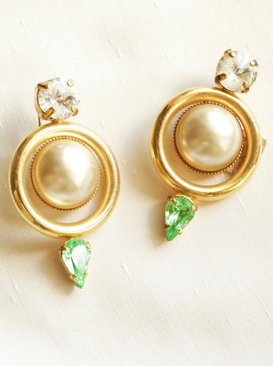 Baroque earrings with green rhinestones