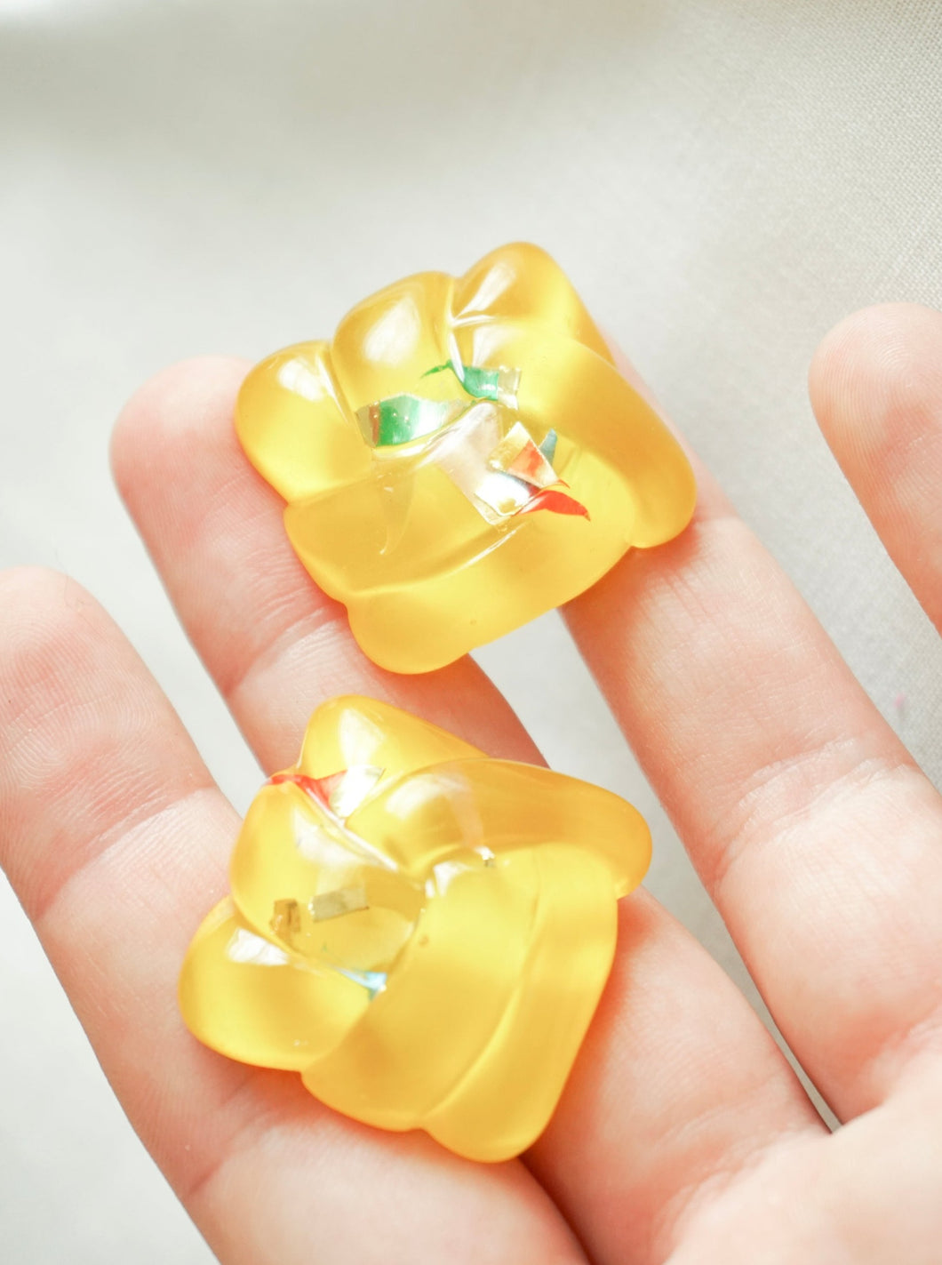 Yellow jelly clips