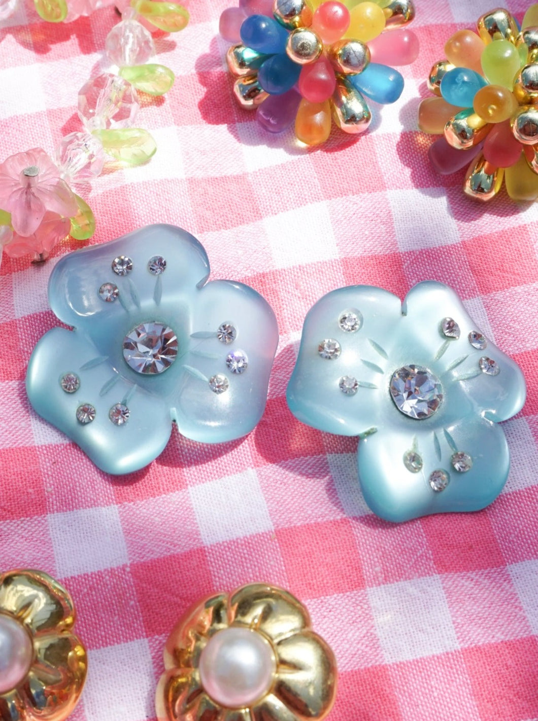 Max clip blue flowers and rhinestos