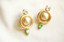 Load image into Gallery viewer, Baroque earrings with green rhinestones
