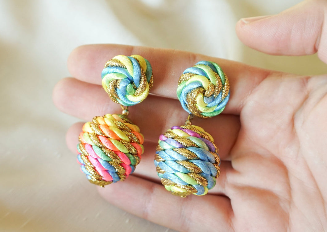 Rainbow balls clips