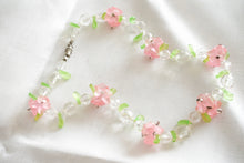Load image into Gallery viewer, Floral necklace
