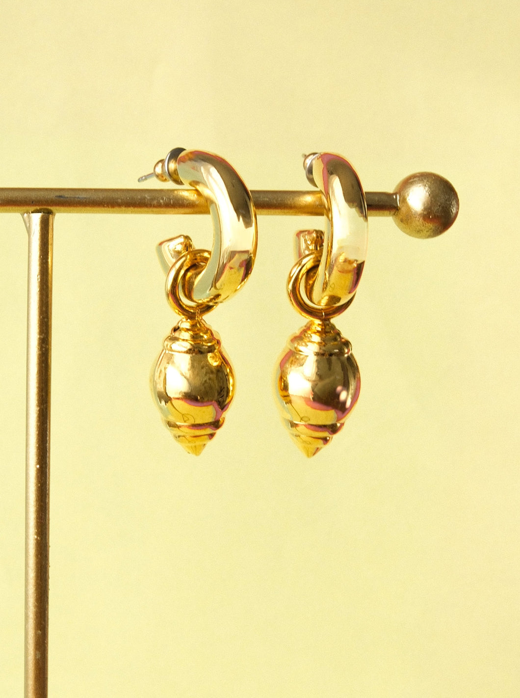 Boucles d'oreilles coquillages dorés