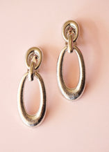 Load image into Gallery viewer, Vintage oval pendant clips
