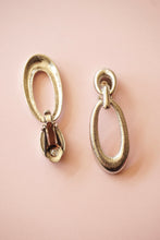 Load image into Gallery viewer, Vintage oval pendant clips
