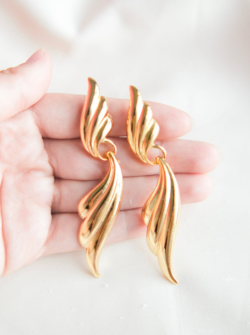 Elegant gold dangle earrings