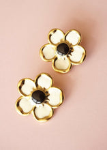 Load image into Gallery viewer, Vintage golden flowers and beads clips
