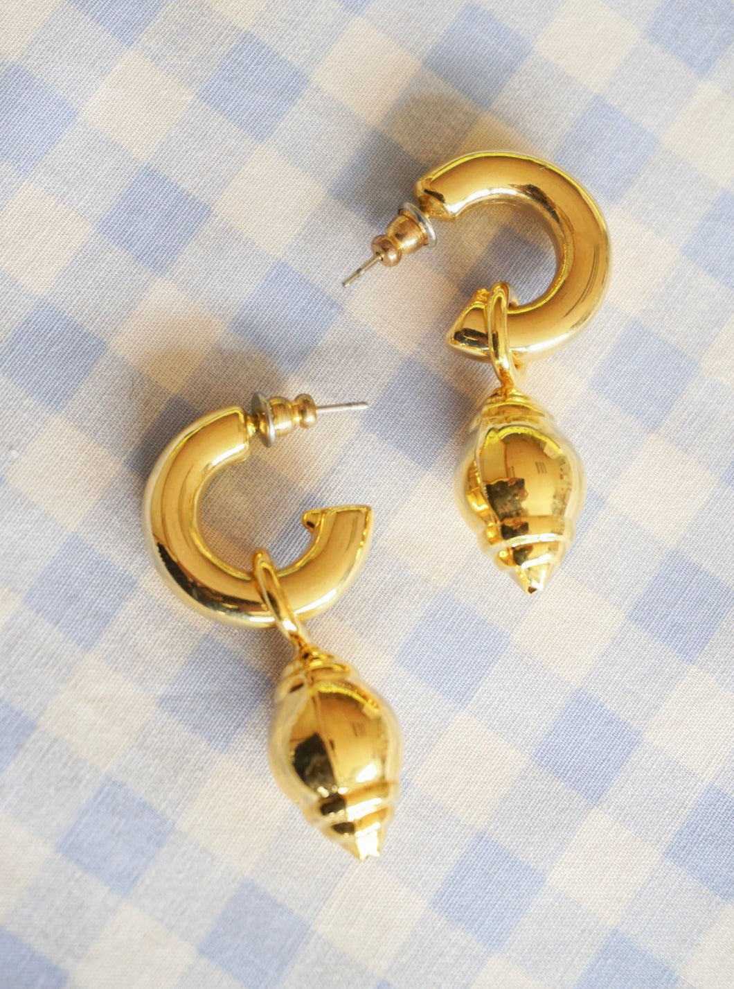 Boucles d'oreilles coquillages dorés