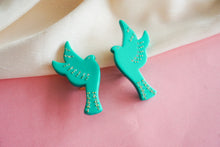 Load image into Gallery viewer, Green doves and rhinestone clips
