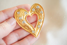 Load image into Gallery viewer, Large rhinestone heart brooch

