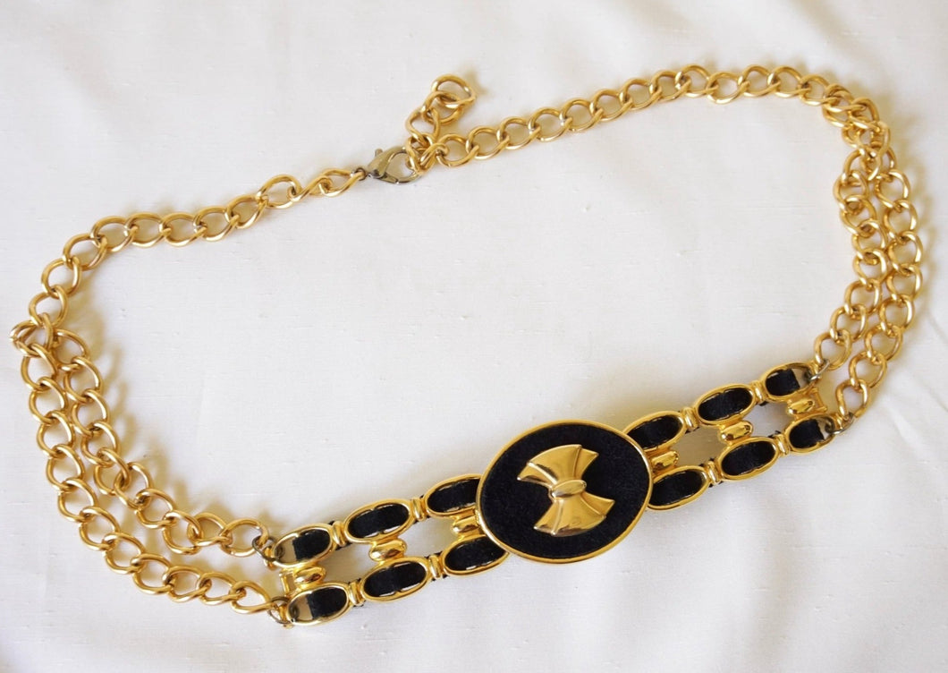 Double chain belt and medallion ≤81cm