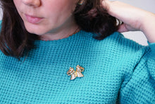 Load image into Gallery viewer, Leopard brooch with rhinestones
